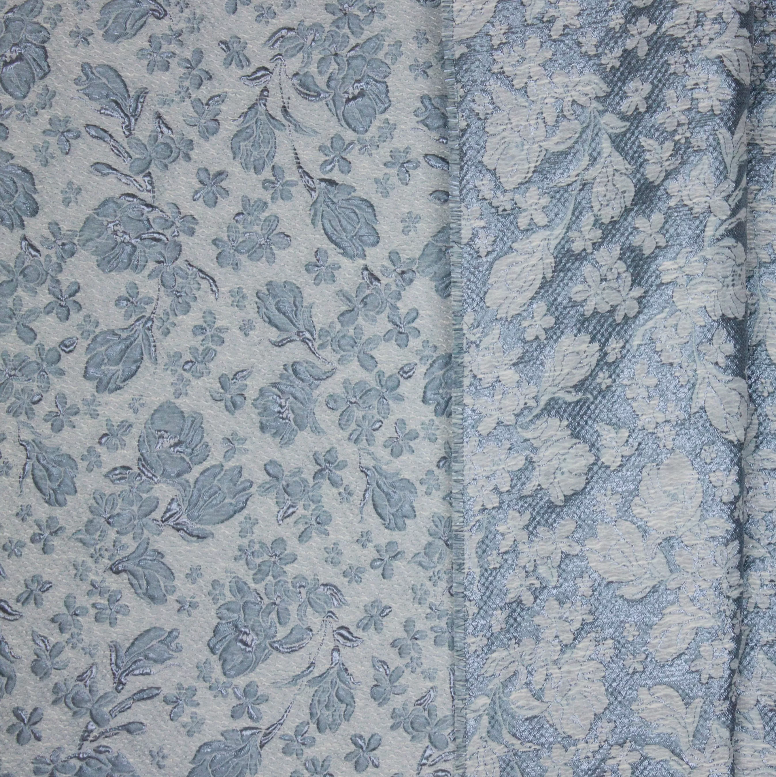 Jacquard double face blauw bloemen motief