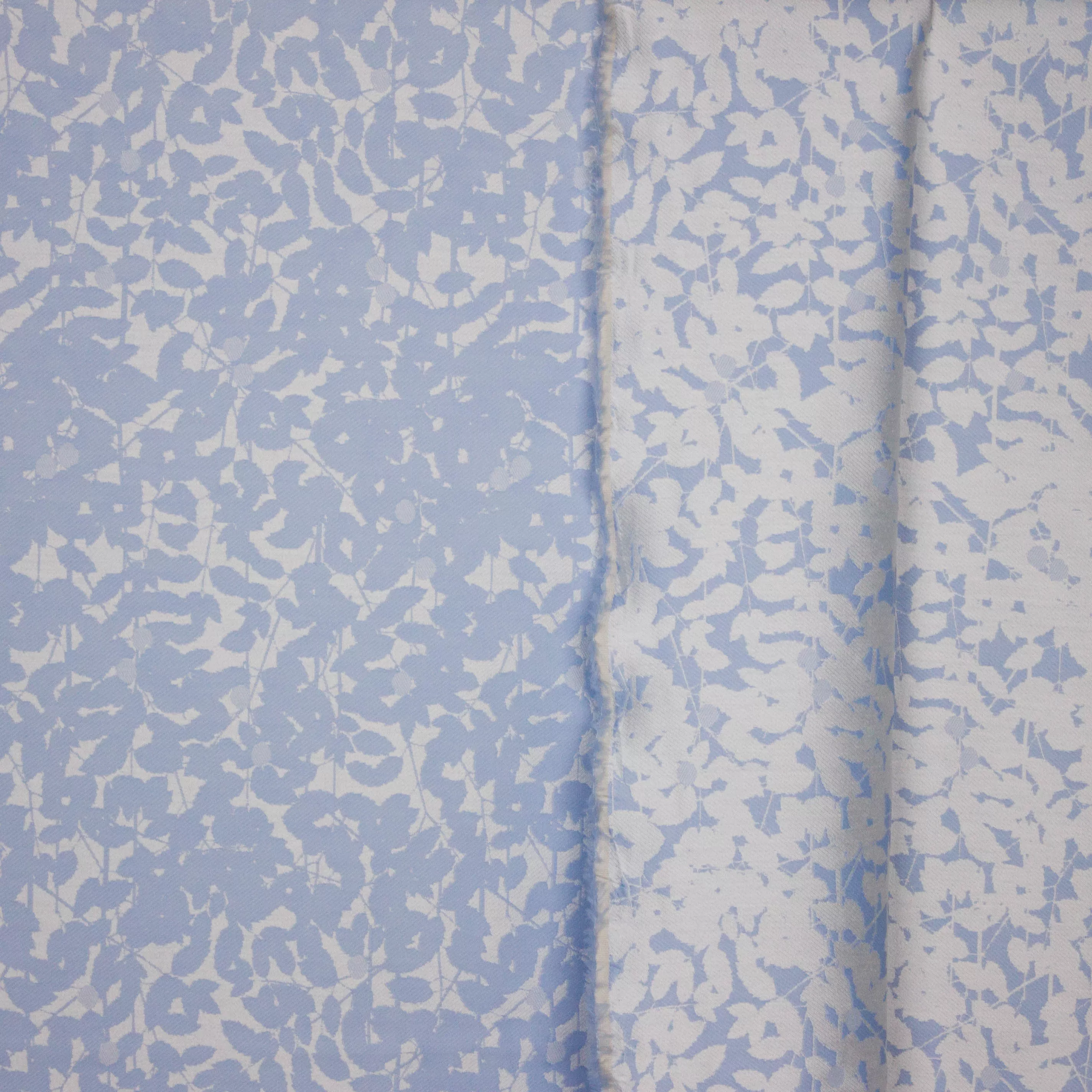 Jacquard double face lila bloemen motief