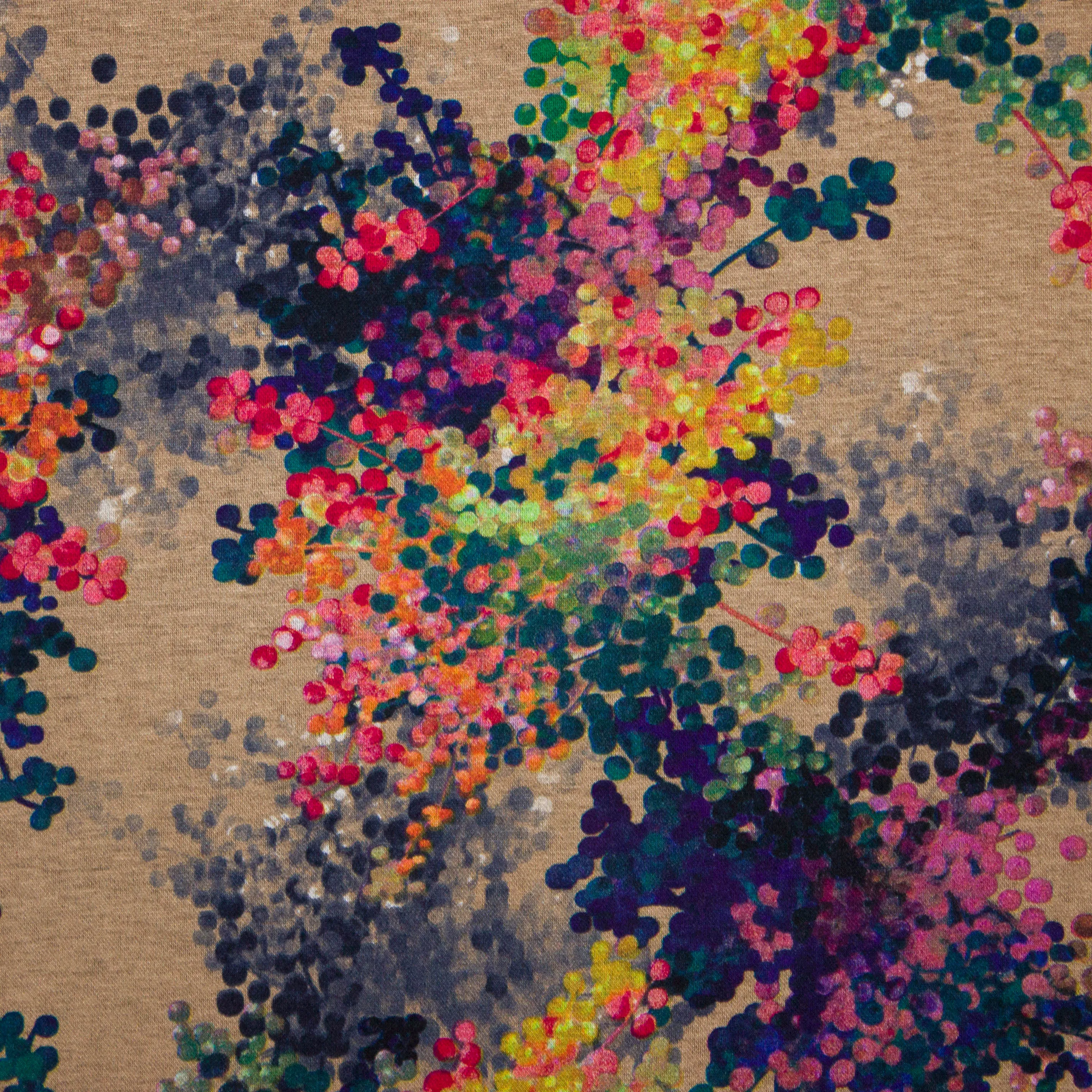 Beige polyester / viscose tricot met bloemen