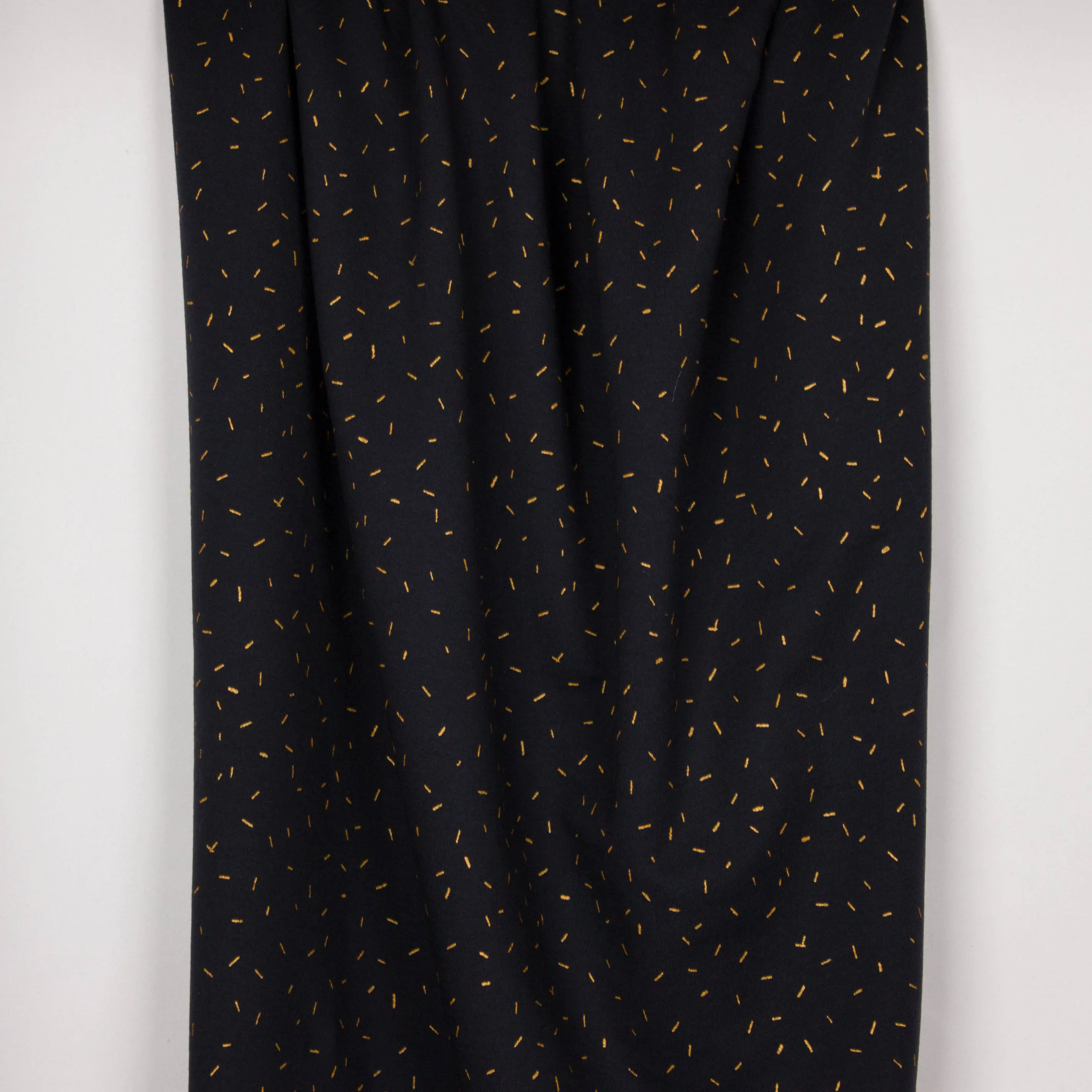 Donkerblauwe sweater met gouden glitterstreepjes van Attelier Brunette