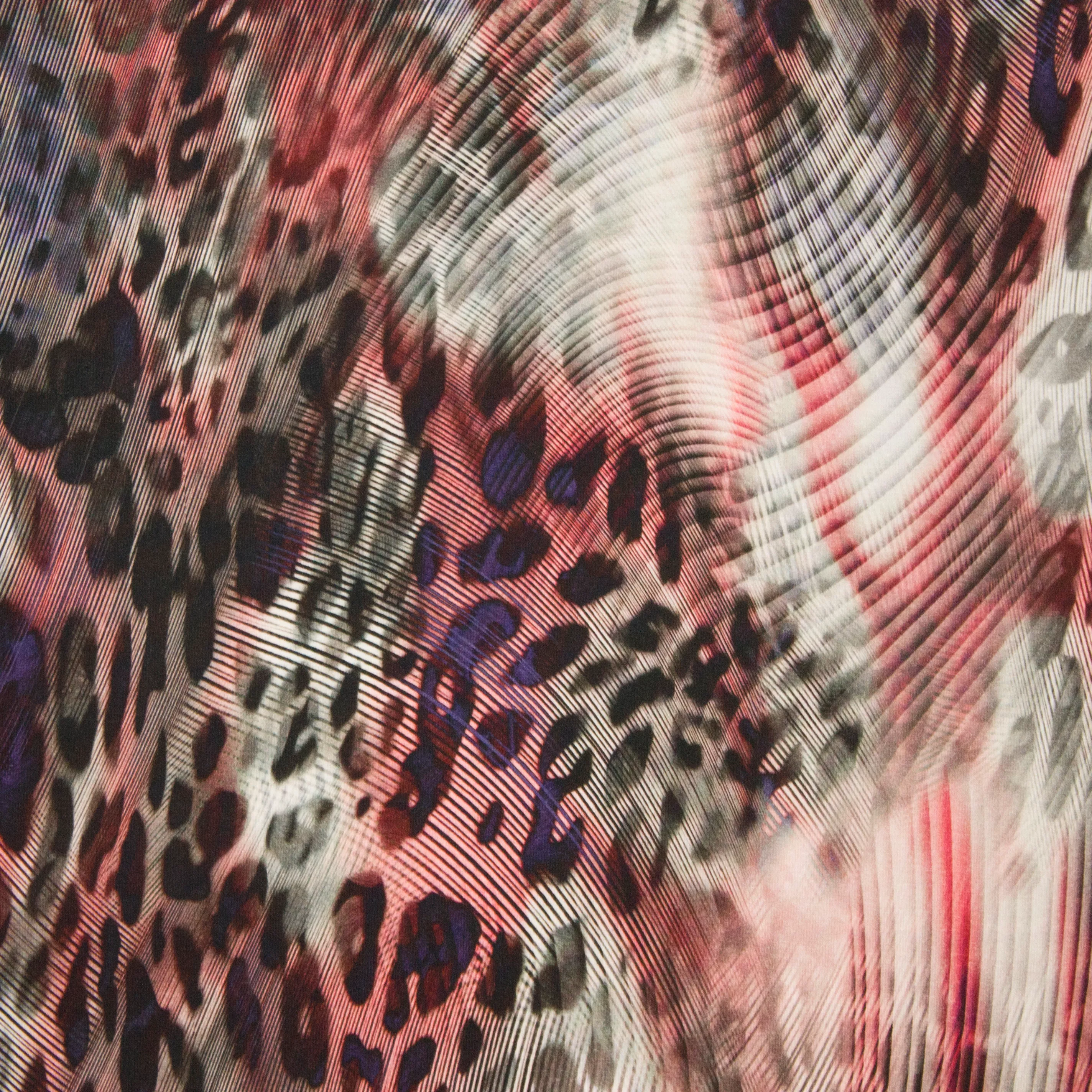 Roze viscosetricot met luipaardprint