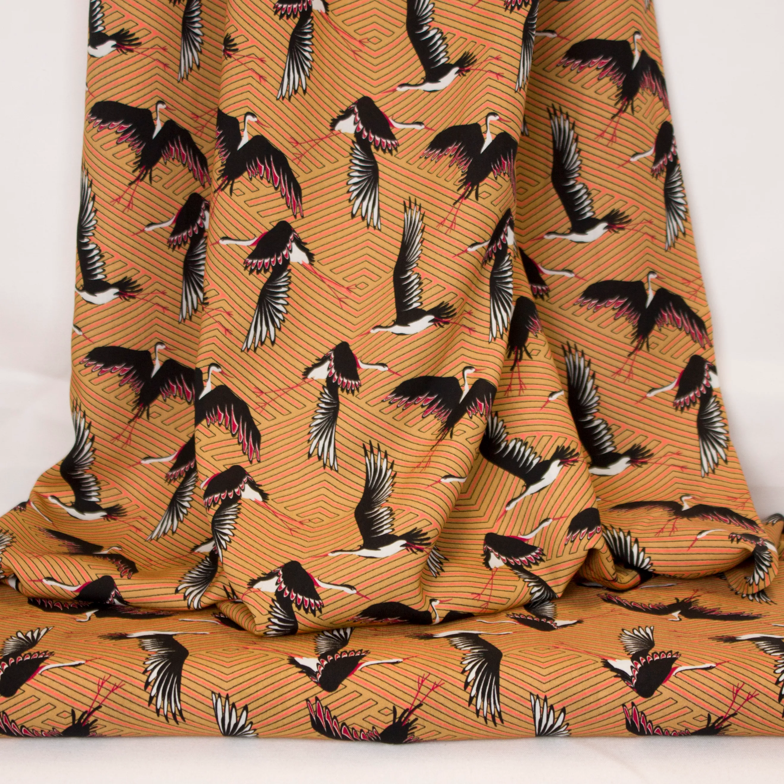 bruine / oranje viscose met vogels