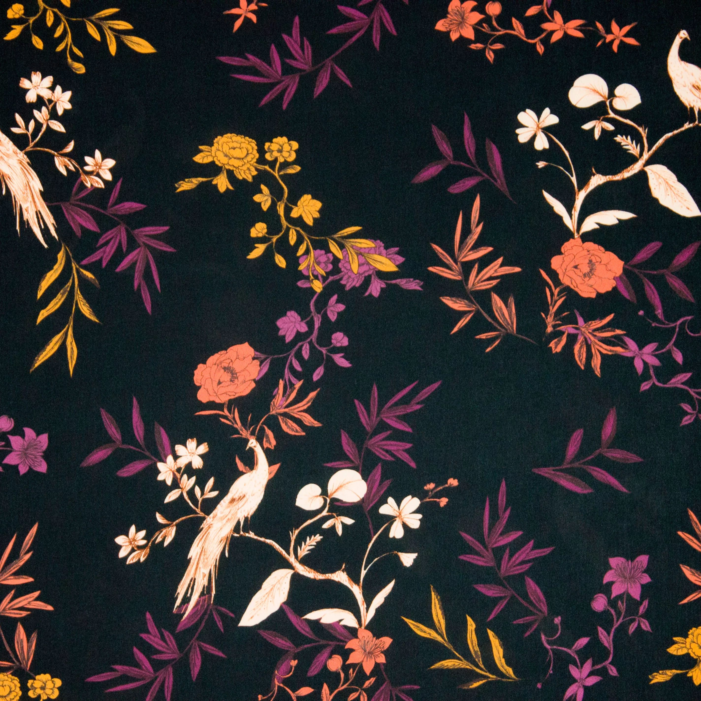 Licht rekbare polyester met bloemen en kraanvogels