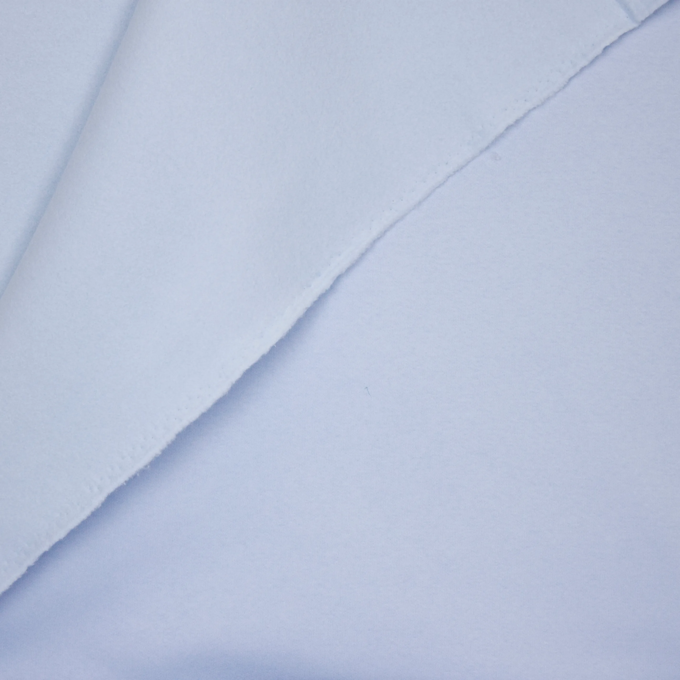 Lichtblauwe sweaterstof met fleece achterkant van La Maison Victor