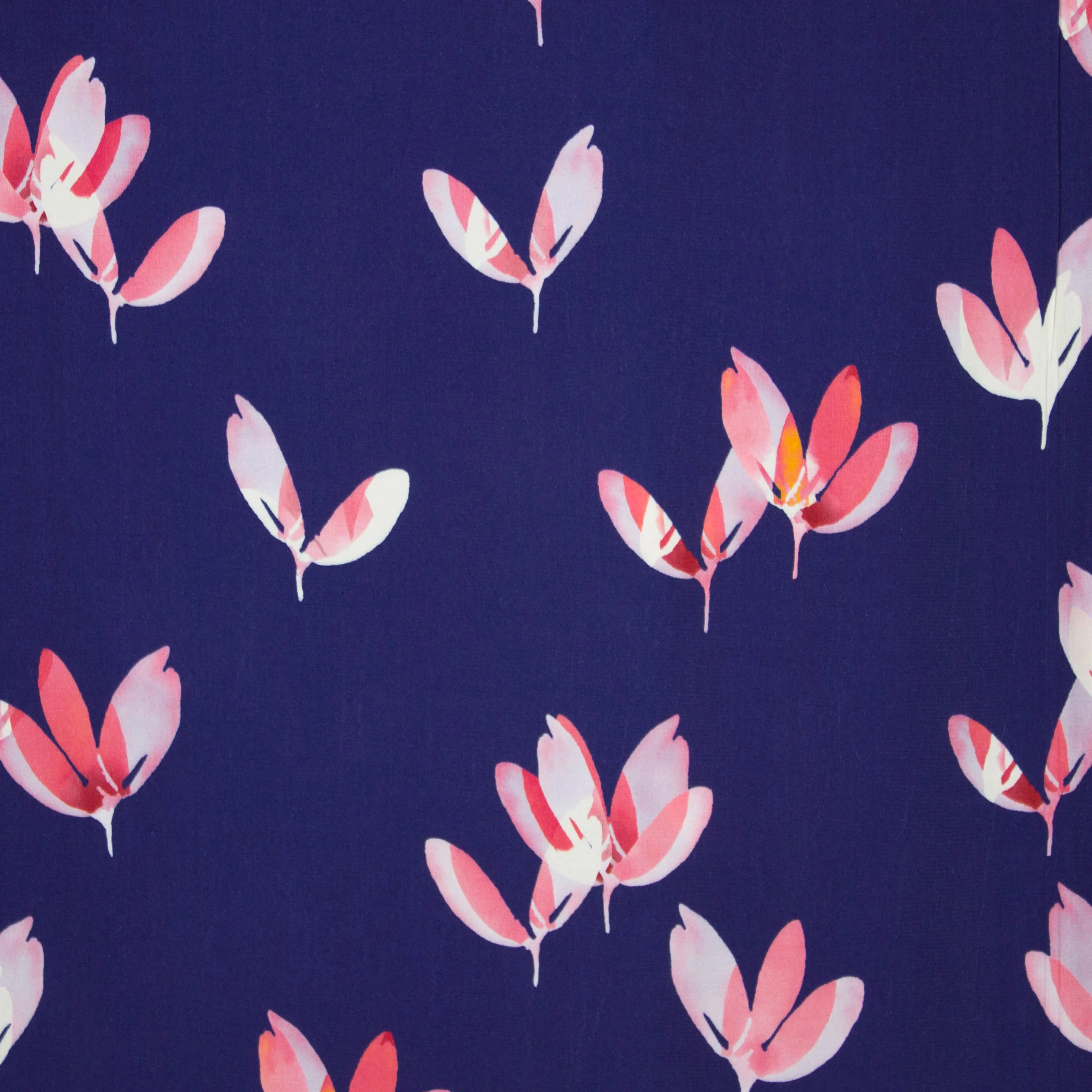 Paarse viscose met bloemenmotief