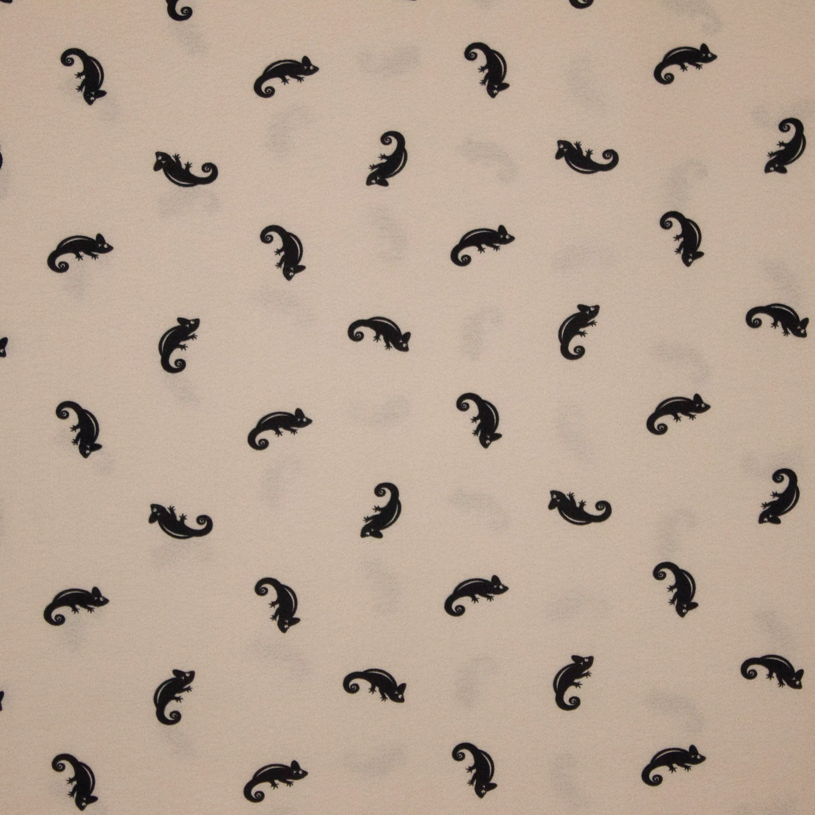 Viscose licht beige met kameleonprint