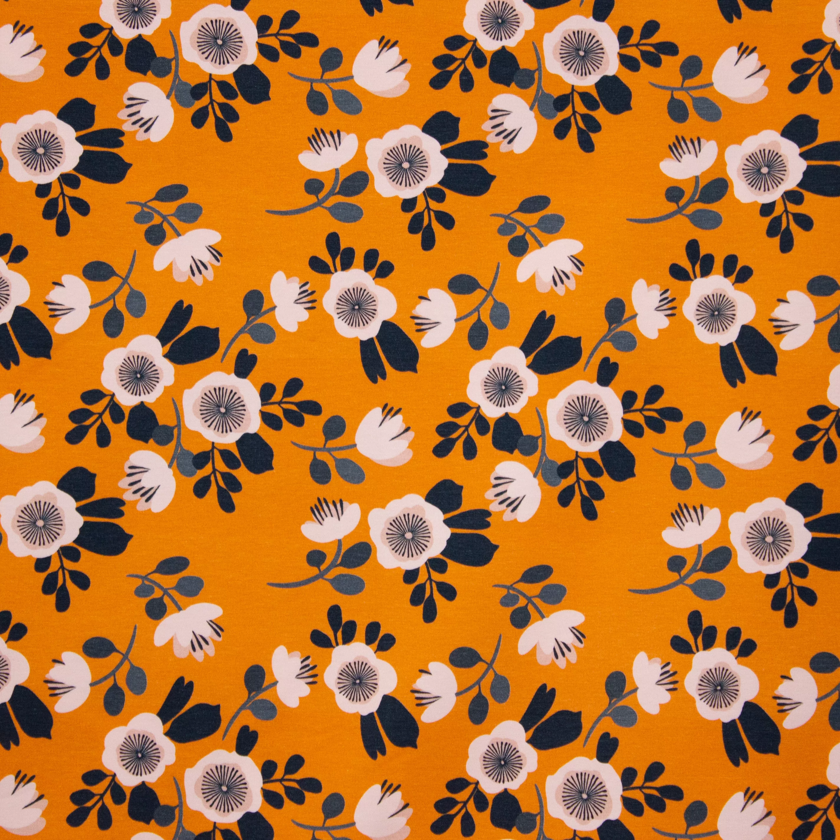 Oranje Tricot met Bloemen