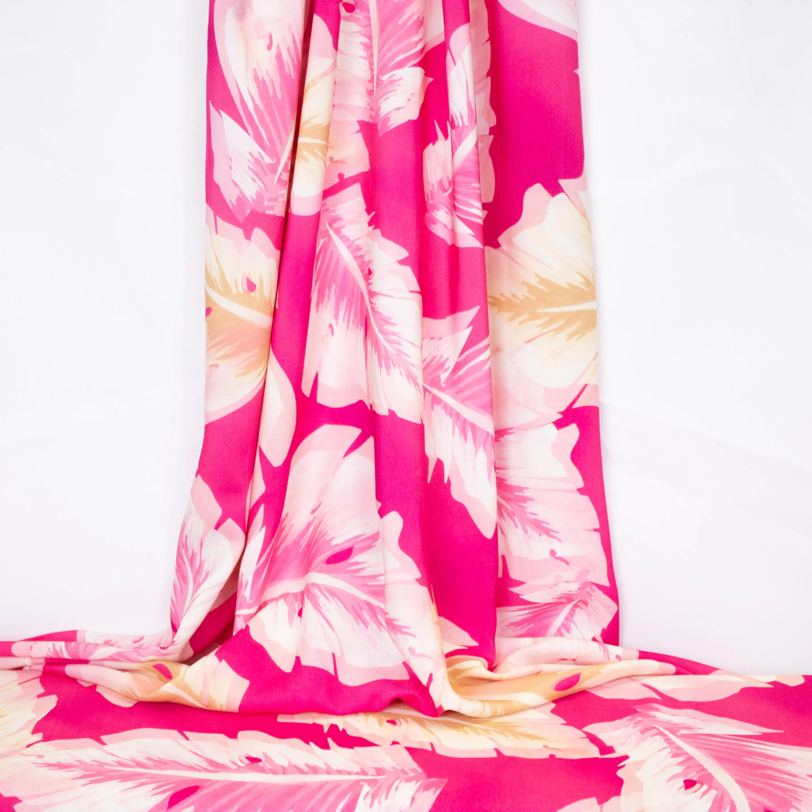 Roze viscose met bladeren