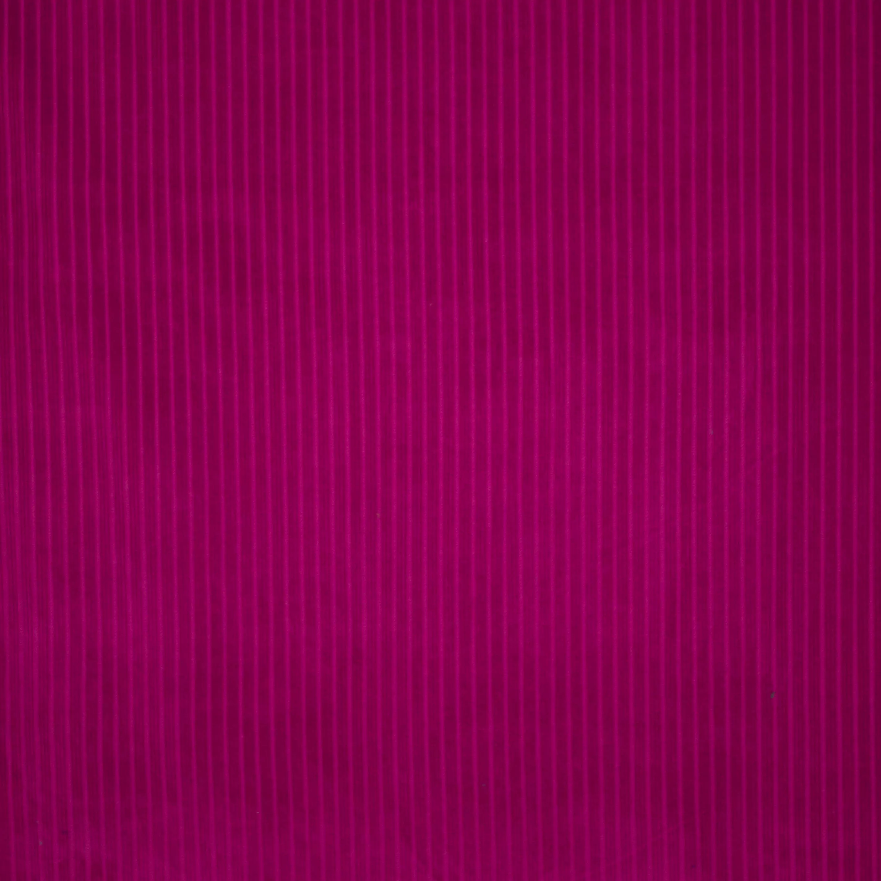 Donkere fuchsia ribfluweel
