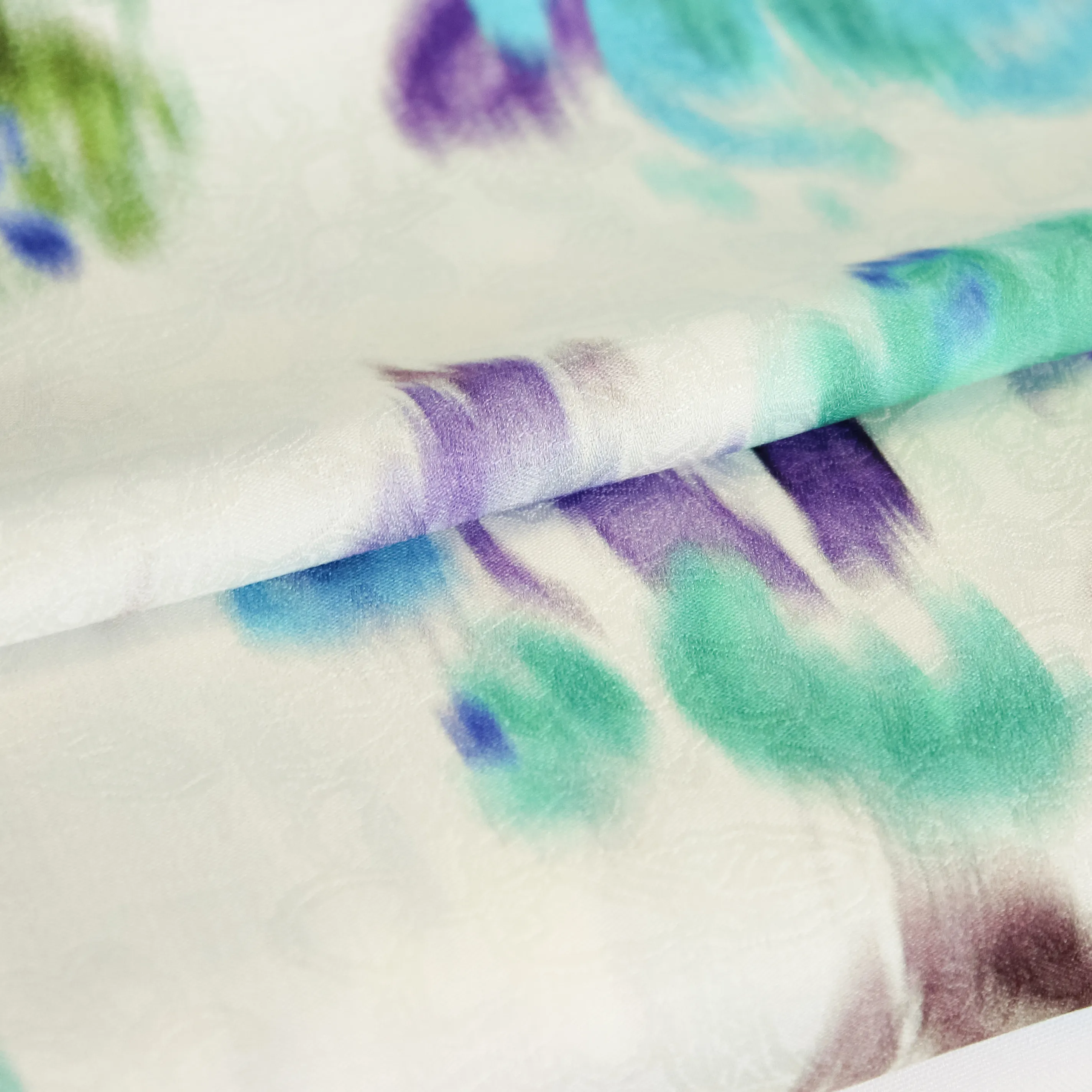 Viscose jacquard met aquarel tekening