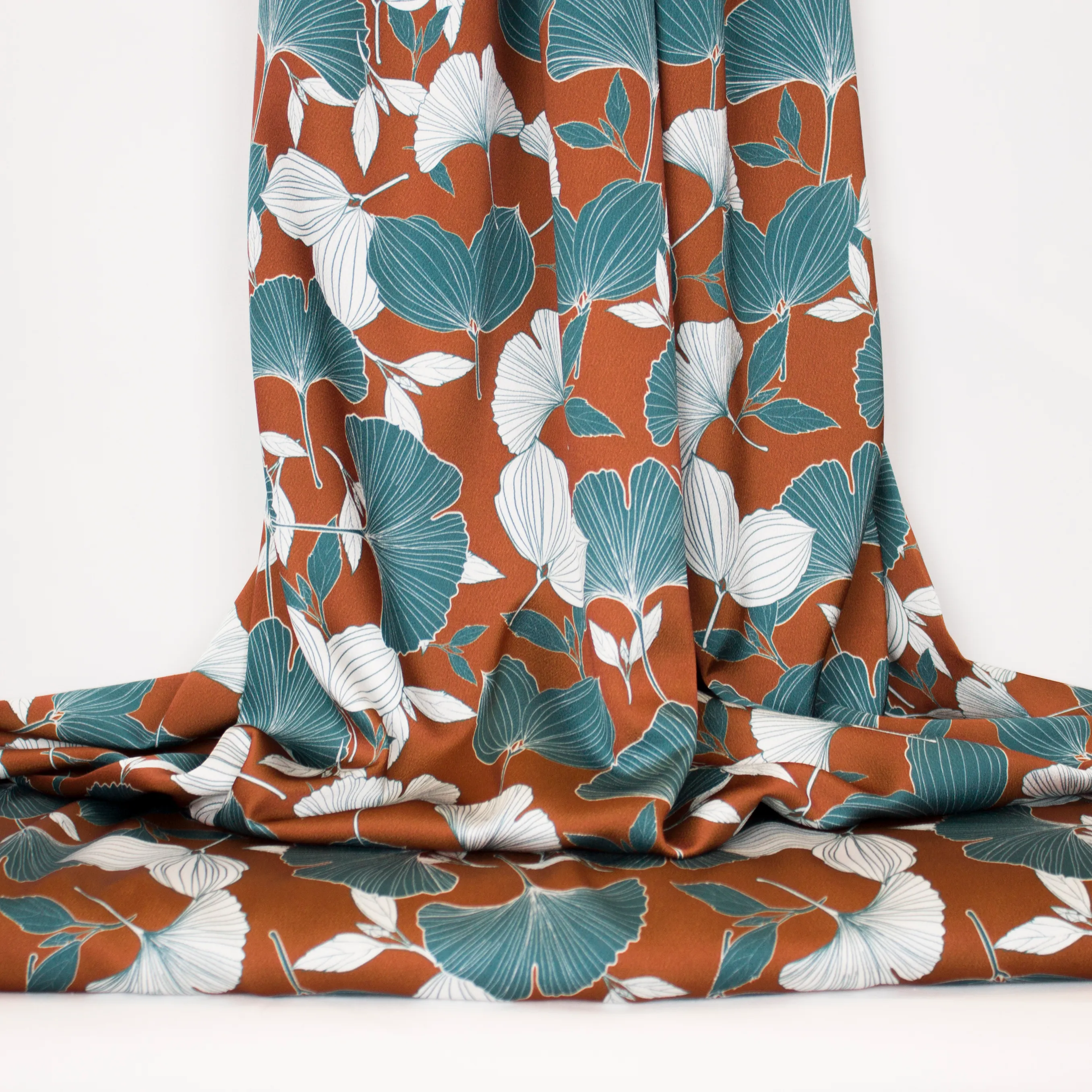 Bruine polyester met planten