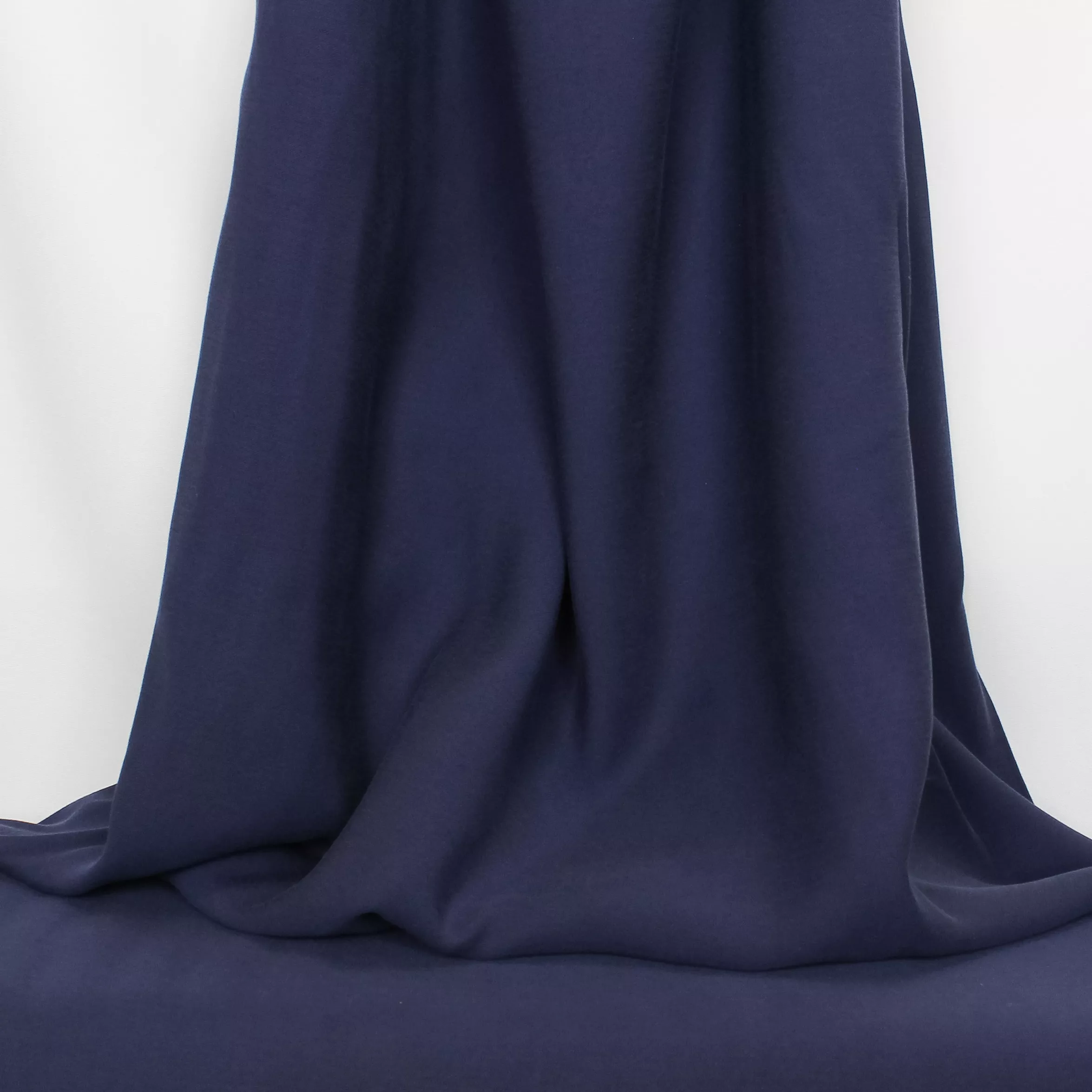 Navy blue / marineblauwe viscose polyester twill