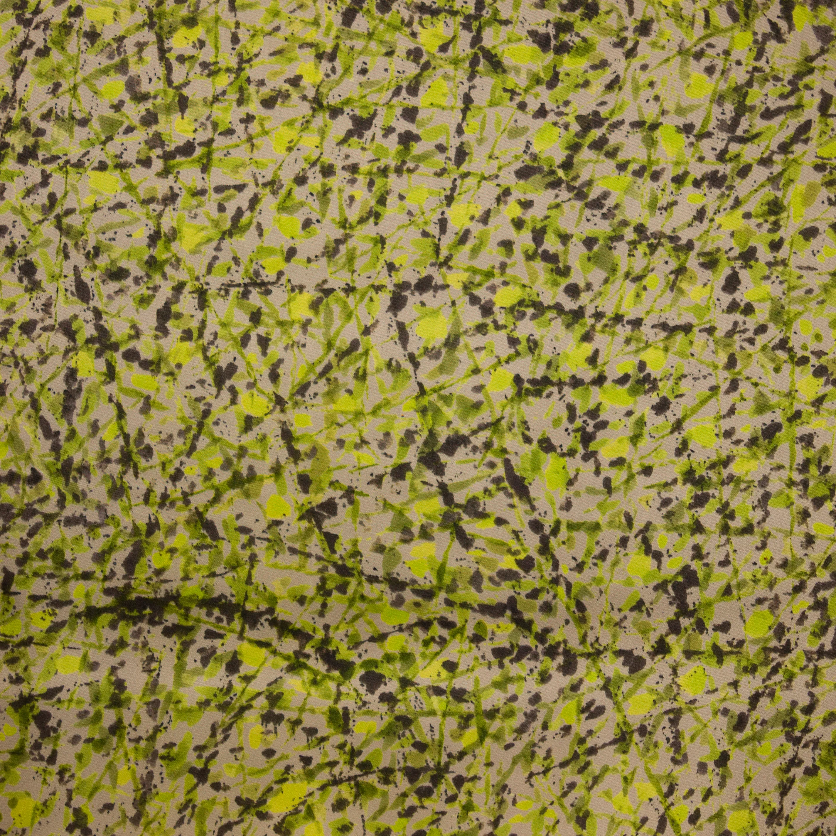 Beige viscose met abstract groen motief van La Maison Victor