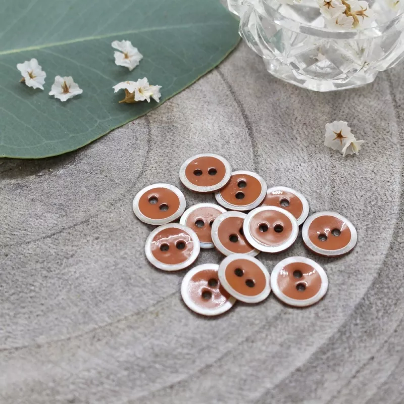 Knoopjes 10 mm 'Halo Chestnut' van Atelier Brunette
