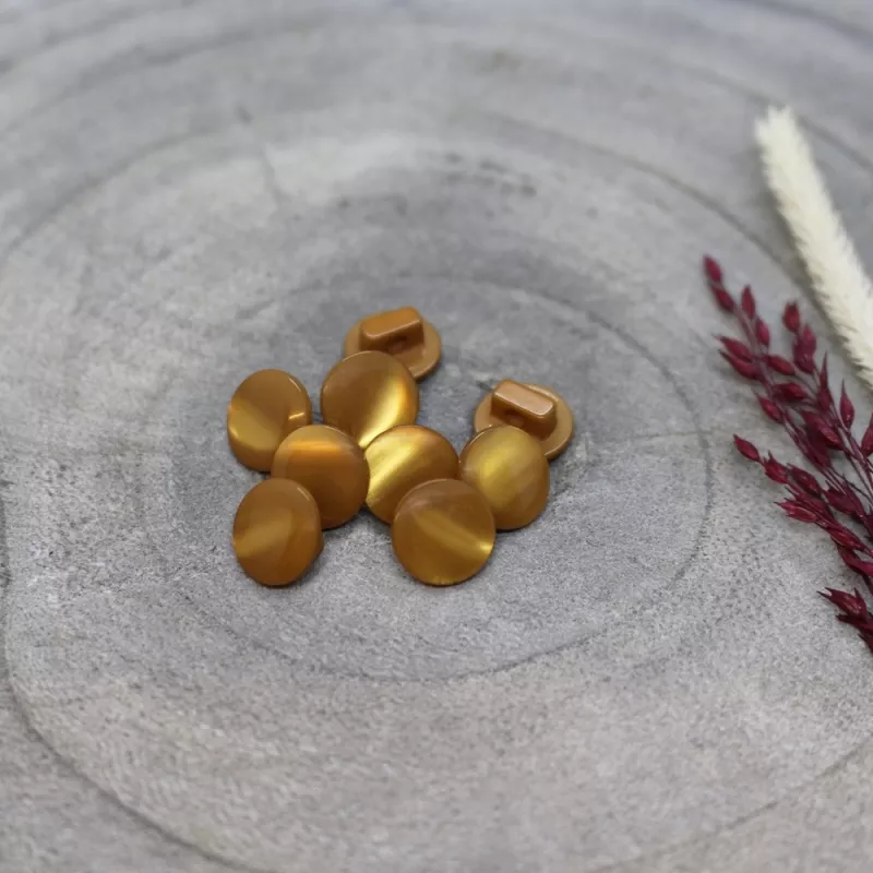 Knopen 10 mm 'Swing Ochre' van Atelier Brunette